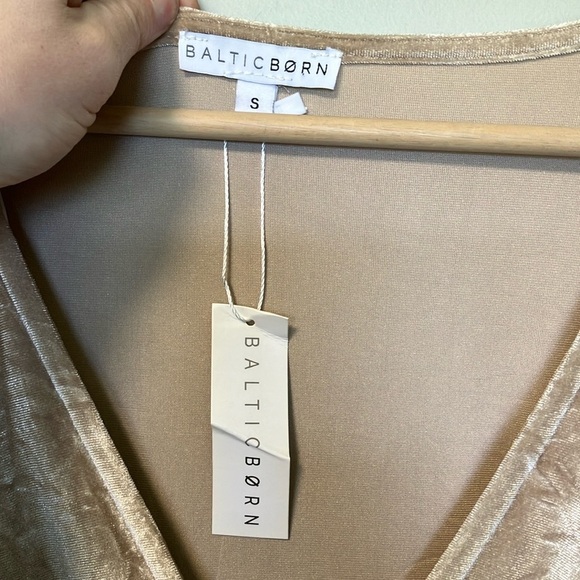 NWT Baltic Born Meghan Champagne Tan Wrap Velvet Maxi Dress - Picture 2 of 3